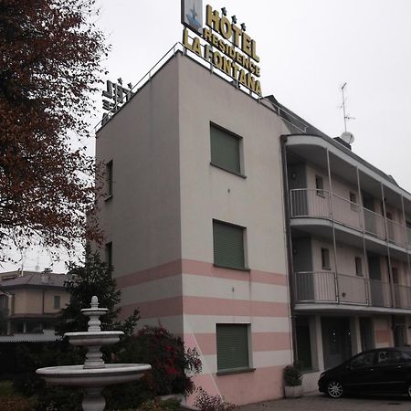 Hotel Residence La Fontana マリアーノ・コメンセ エクステリア 写真