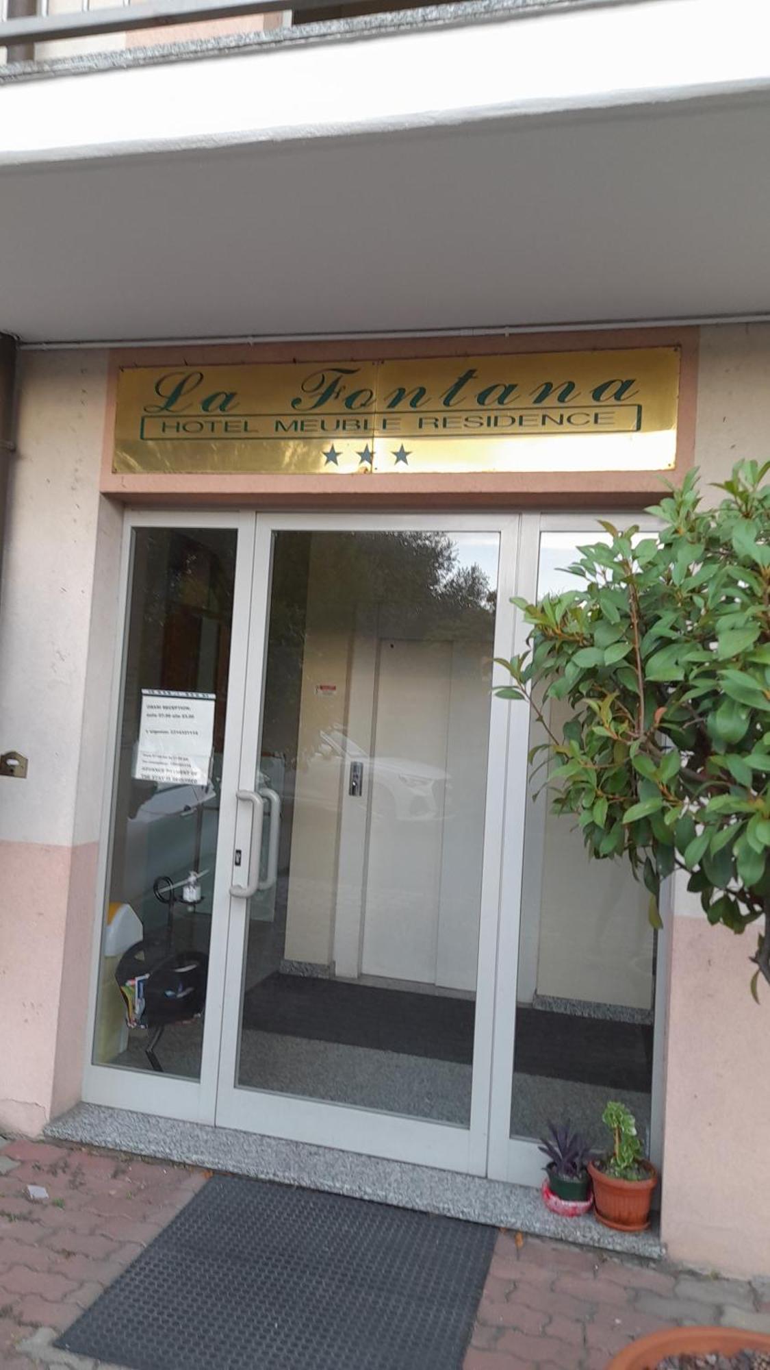 Hotel Residence La Fontana マリアーノ・コメンセ エクステリア 写真