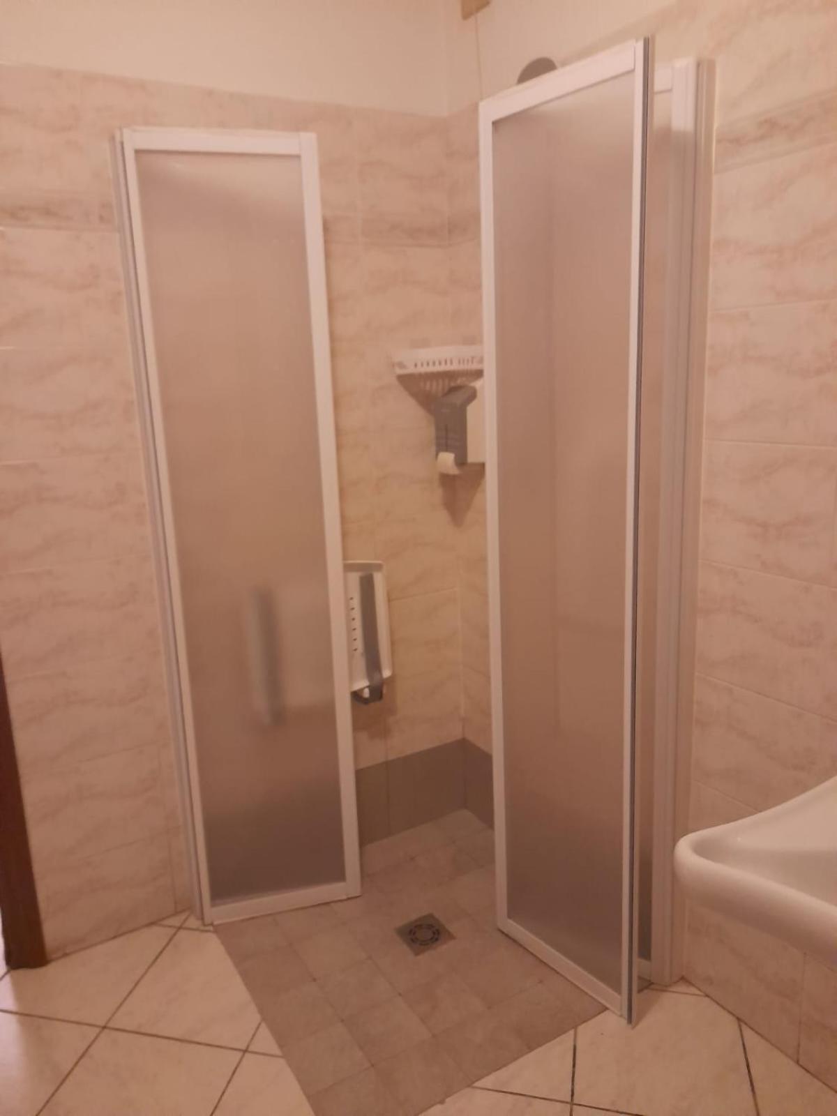 Hotel Residence La Fontana マリアーノ・コメンセ エクステリア 写真